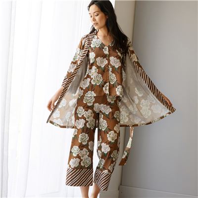 Kimono femme satin motif fleurs japonaises