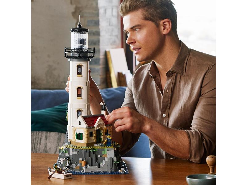 LEGO® Ideas Motorisierter Leuchtturm 21335 Leuchtturm mit rotierendem Leuchtfeuer und massgeschneiderten Fresnel-Linsen