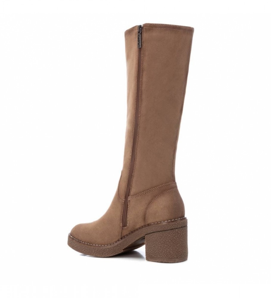 Botas Refresh em camurça cor taupe - Salto de 7 cm