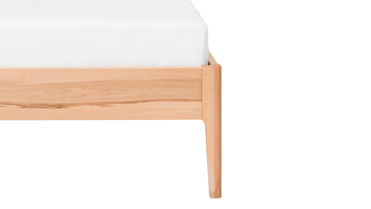 Bed Sky met hoofdbord en poten hout beuken
