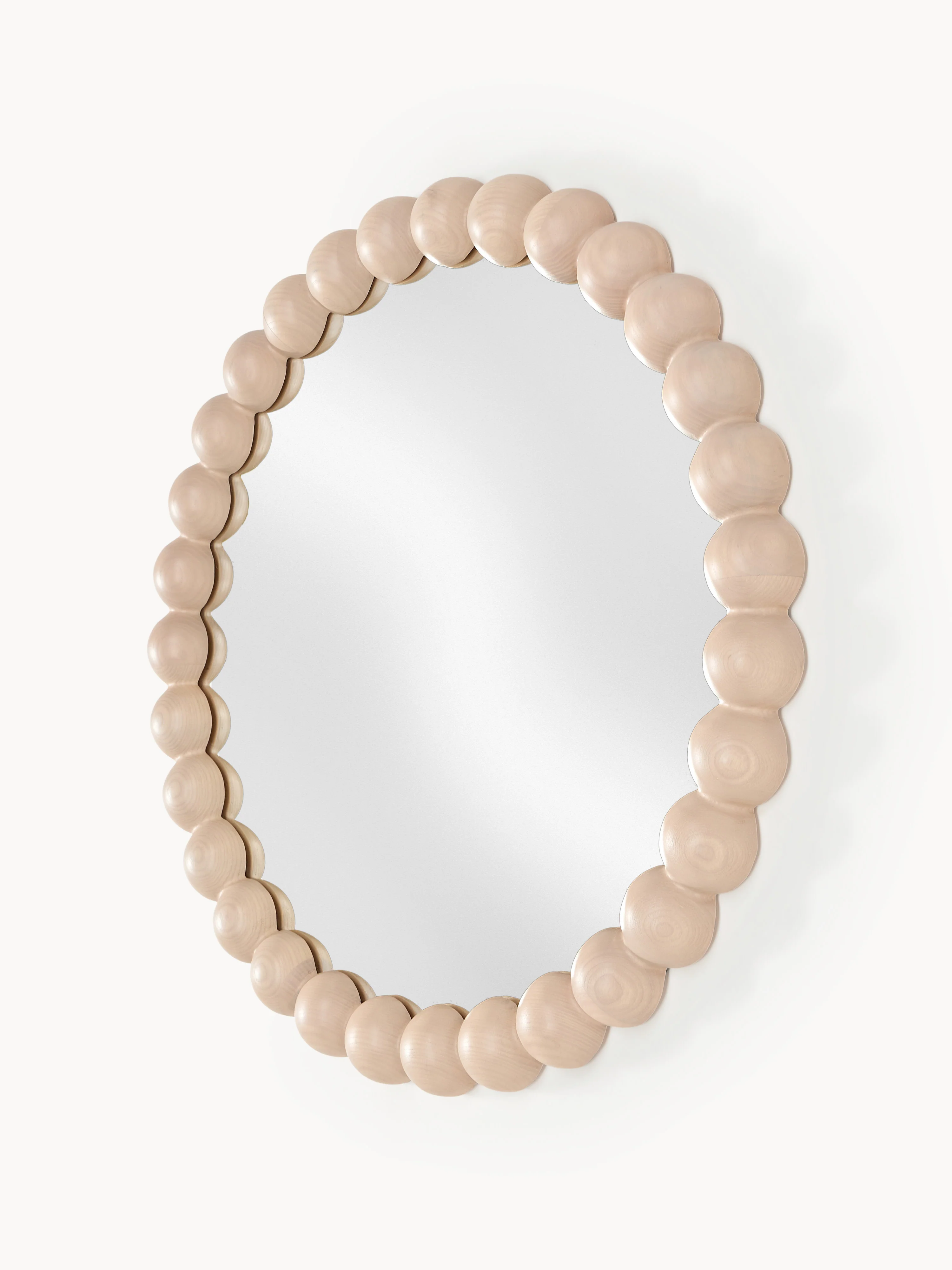 Ronde wandspiegel Ayu met essenhouten lijst