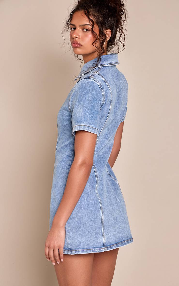 Bleu Clair Robe Mini En Denim À Manches Courtes Avec Détails De Coutures Et Boutonnage
