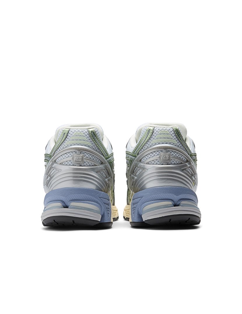 1906R Ice Blue Sneakers