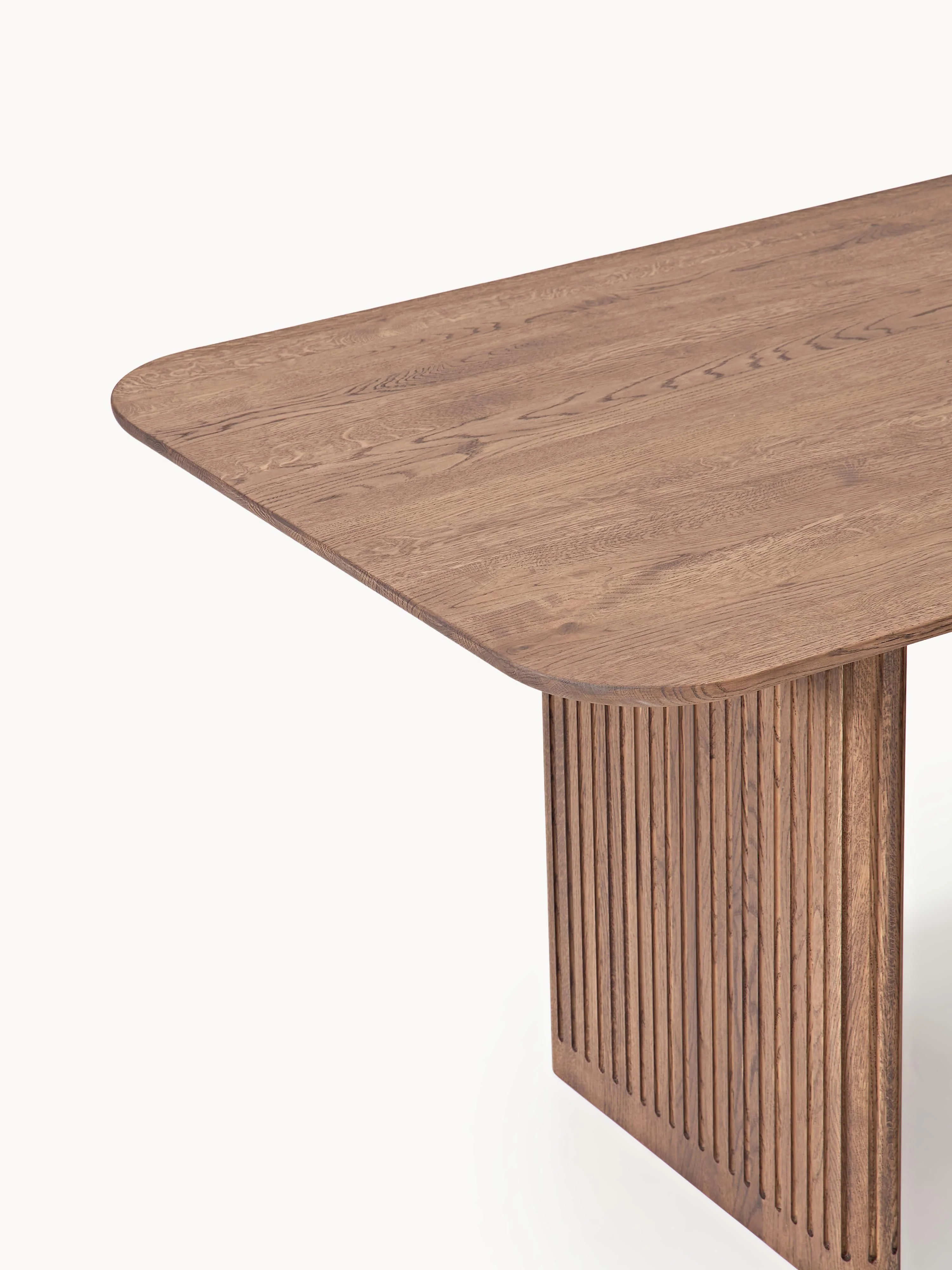 Eettafel Jolka van eikenhout, in verschillende formaten