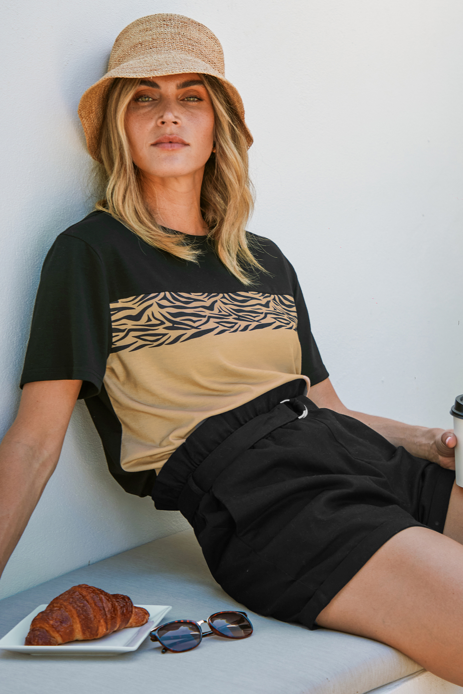 Short à poches avec ceinture noir