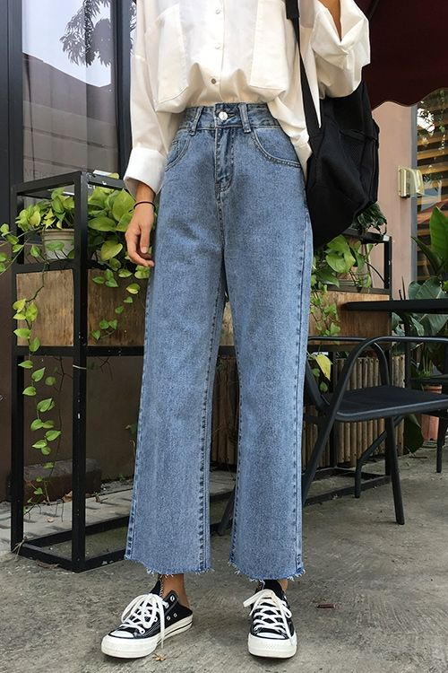 Cerauno - Cropped Straight Leg Jeans