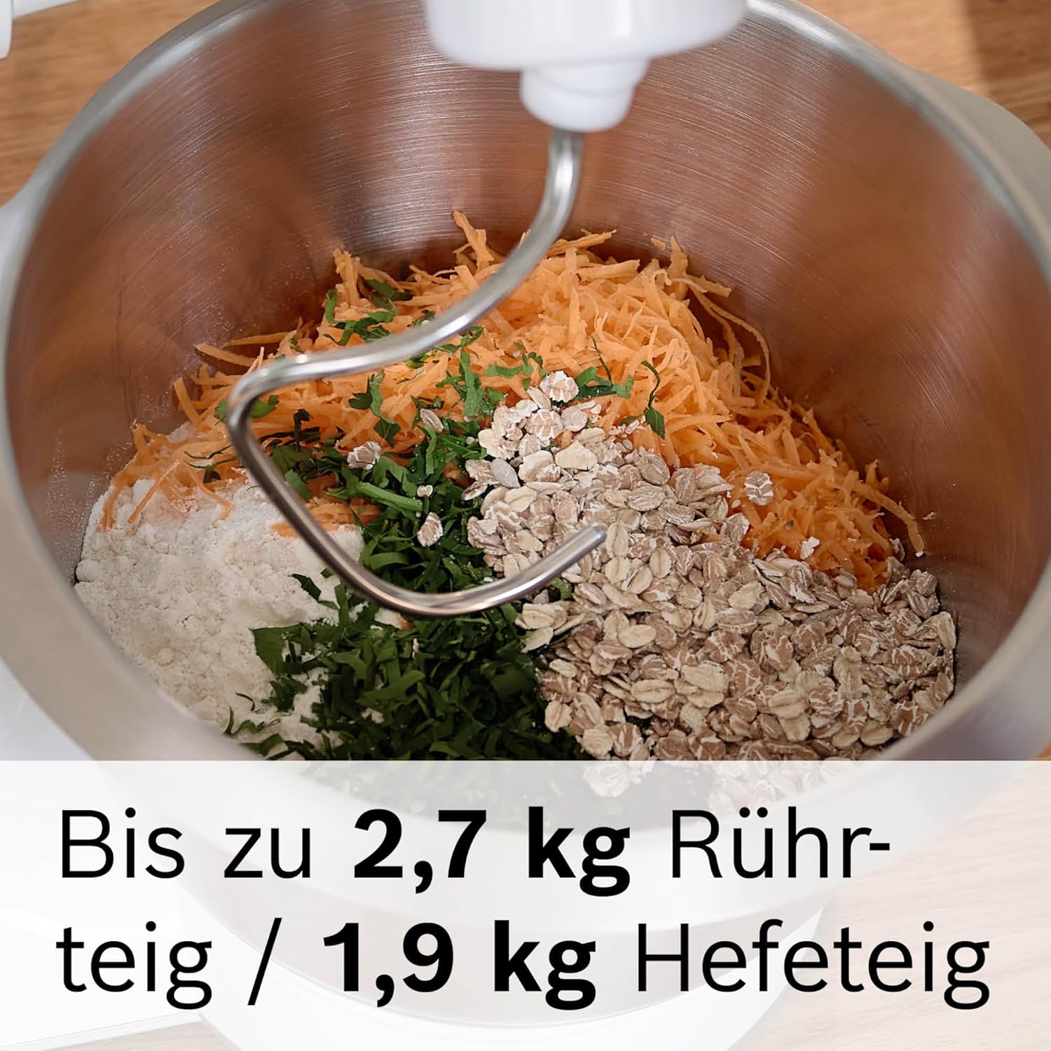 Bosch Küchenmaschine Serie 4, Edelstahl-Schüssel 3,9 L, Patisserie-Set Edelstahl, Knethaken, Schlagbesen, Rührbesen, Durchlaufschnitzler, 3 Scheiben, 1000 W, weiß/silber, MUM58210