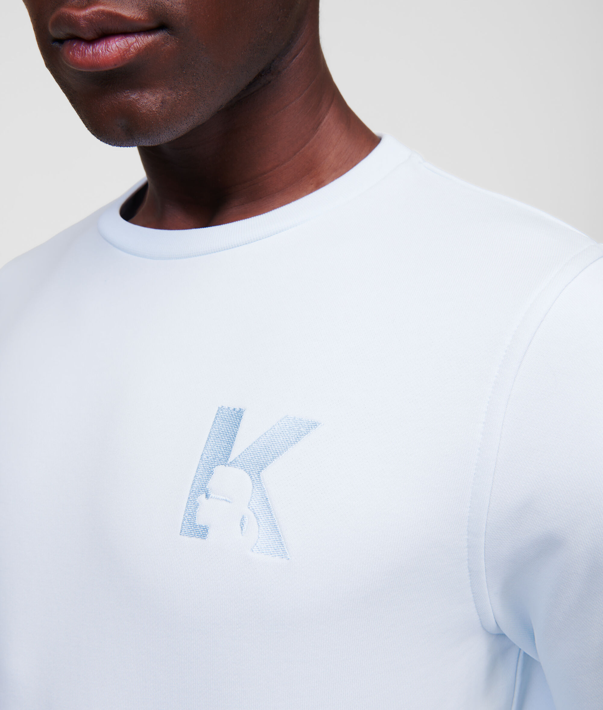 Sweat-shirt avec logo brodé