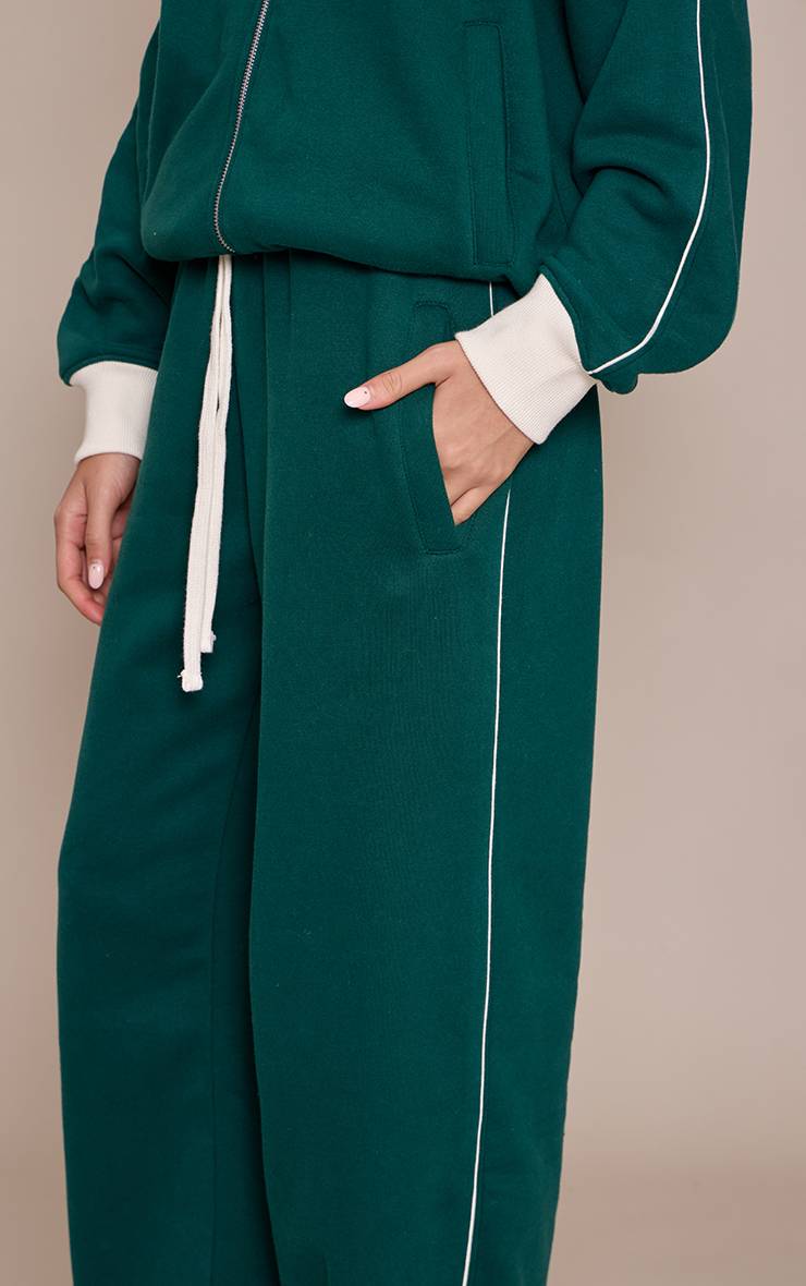 Forest Green Joggers À Jambe Droite Avec Cordon De Serrage Et Coutures Contrastées
