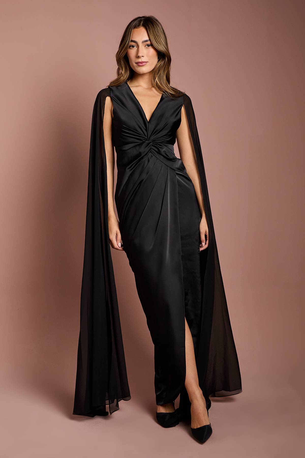 Coast Robe Longue en Satin à Manches Cape