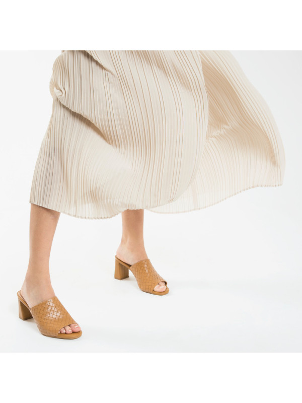 Mules à talon camel effet tressé - Vanessa Wu