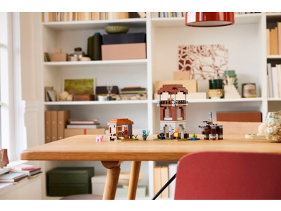 LEGO De Plunderaar buitenpost en Verwoester (21278)