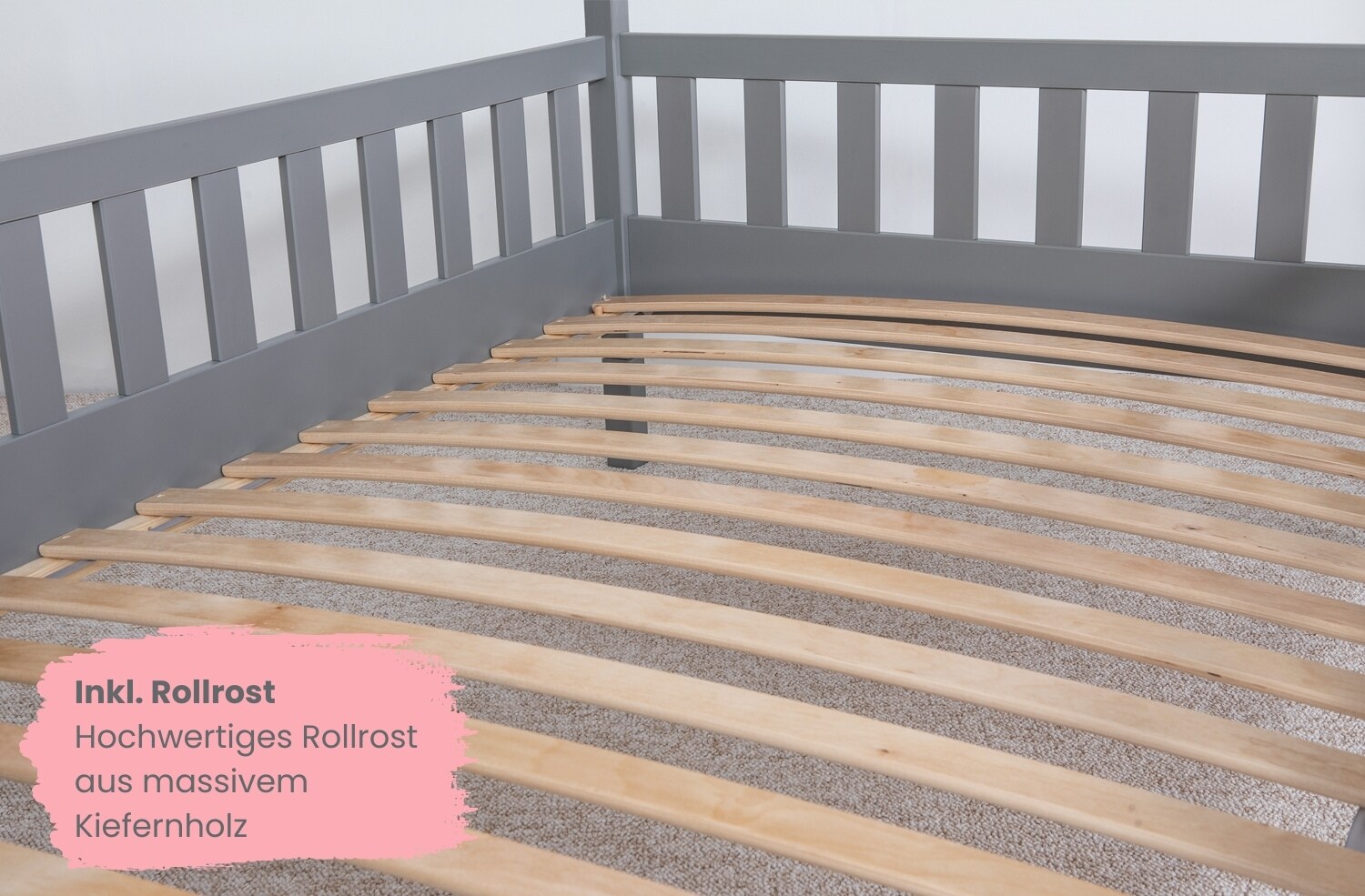 TiCAA Hausbett mit Tüll Kim 90x200 cm, 100x200 cm, 120x200 cm, 140x200 für Jungen & Mädchen, inkl. Rolllattenrost, Zusatzbett und Rausfallschutz variabel, Hellgrau aus Kiefer Massivholz