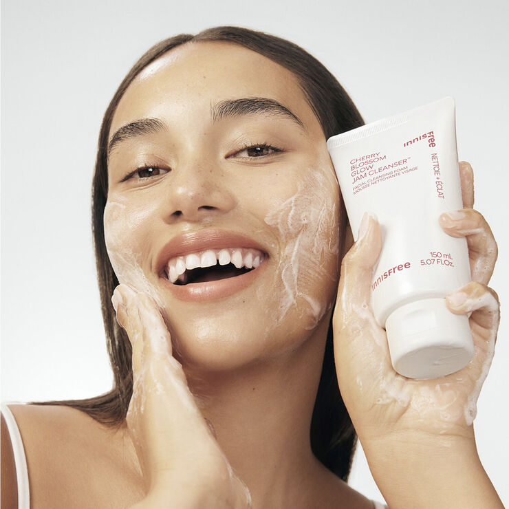 Innisfree Cherry Blossom Glow Jam Cleanser - Cleansing Foam Radiance & Glow