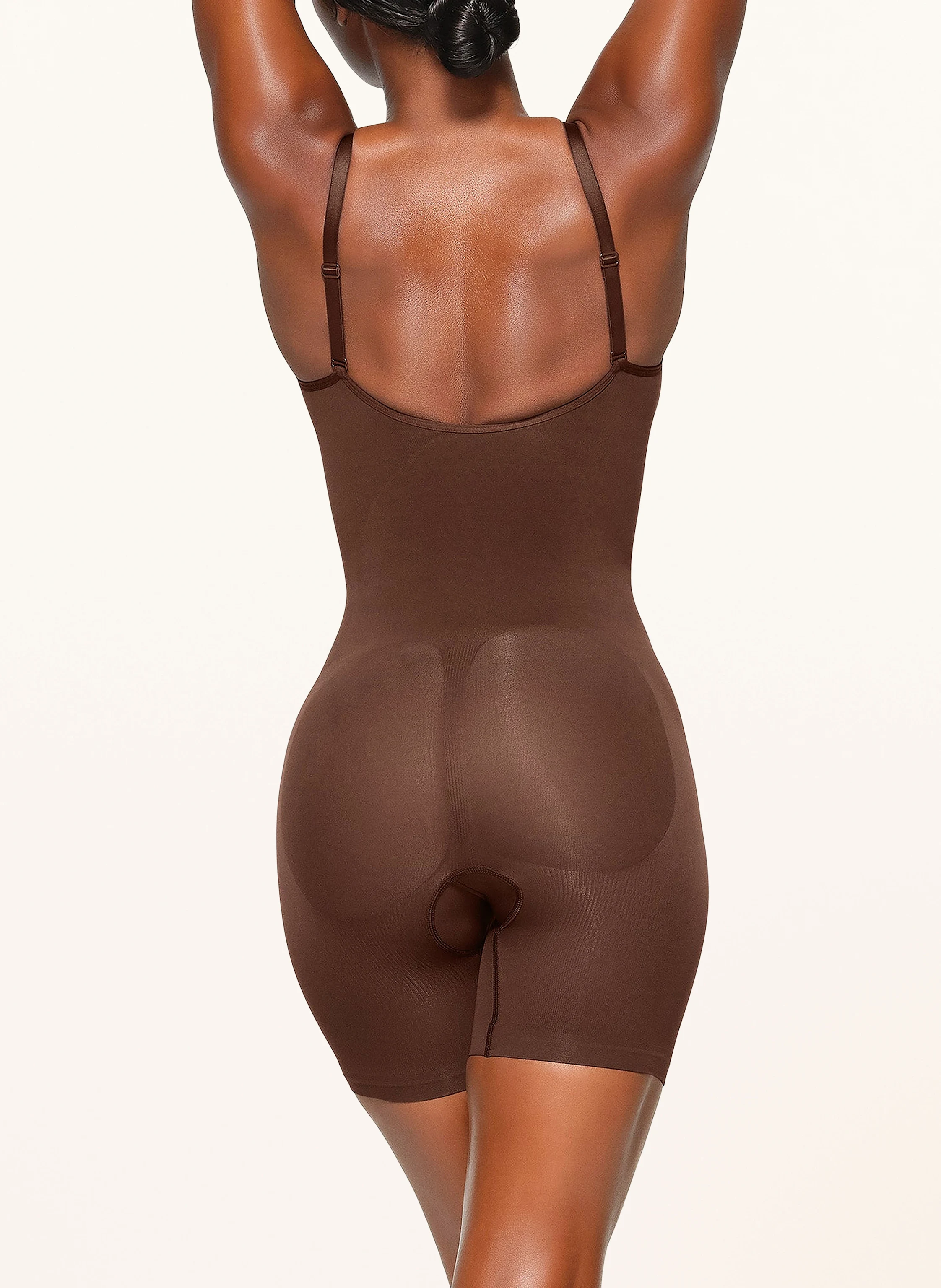 SKIMS Shape-Body SEAMLESS SCULPT
