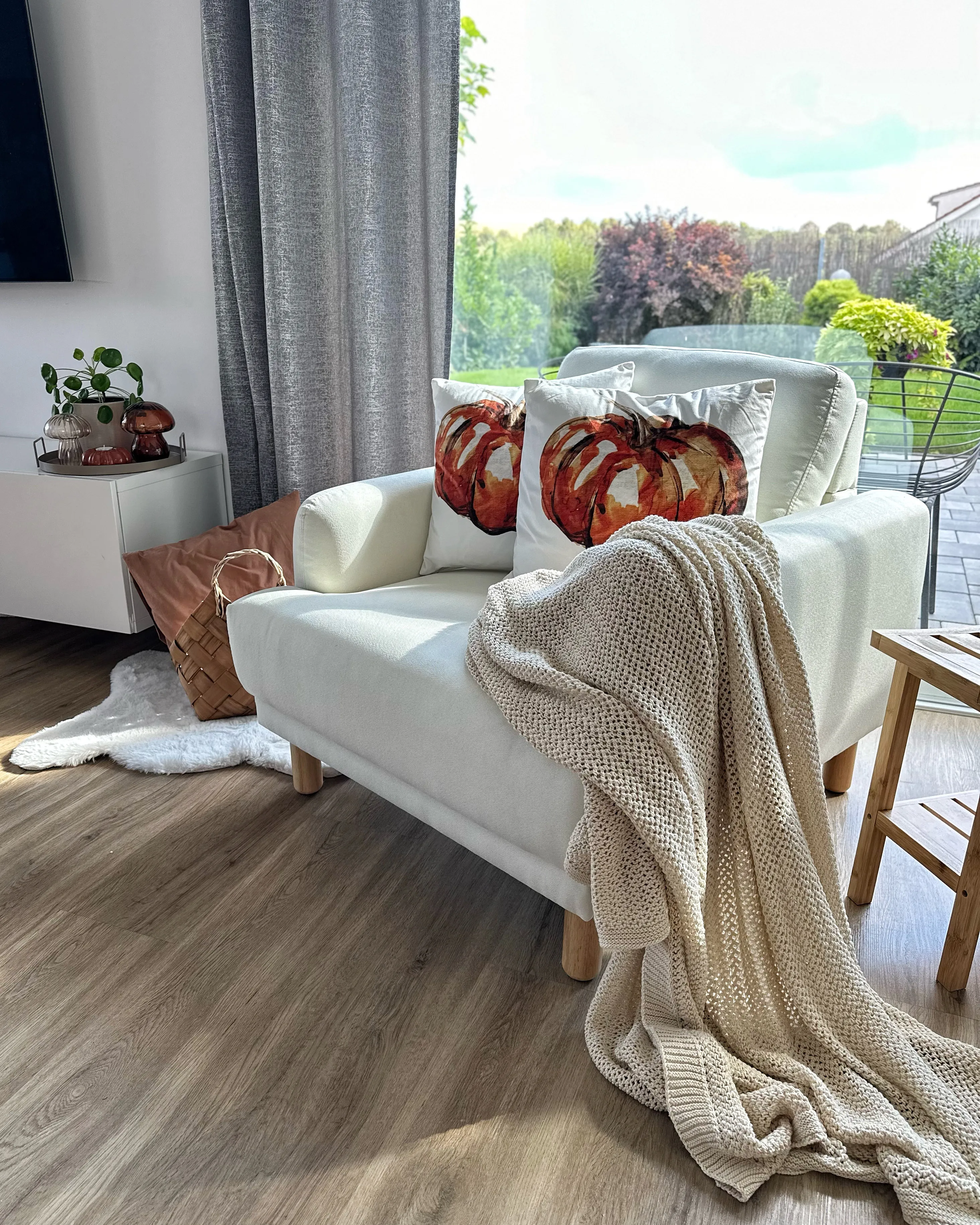 Set van 2 sierkussens CURBITA Fluweel 45 x 45 cm Beige bladpatroon