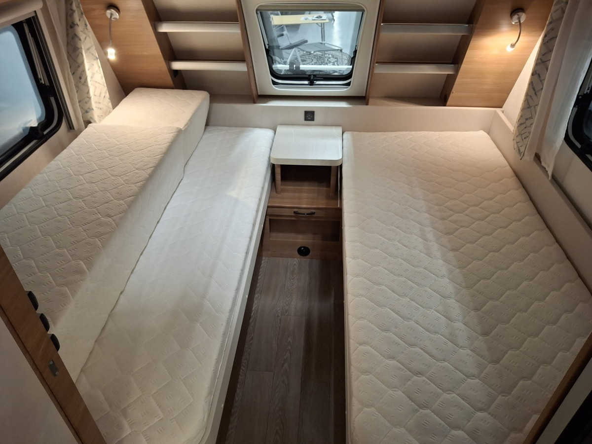 Hobby De Luxe 495 UL 2023 caravan