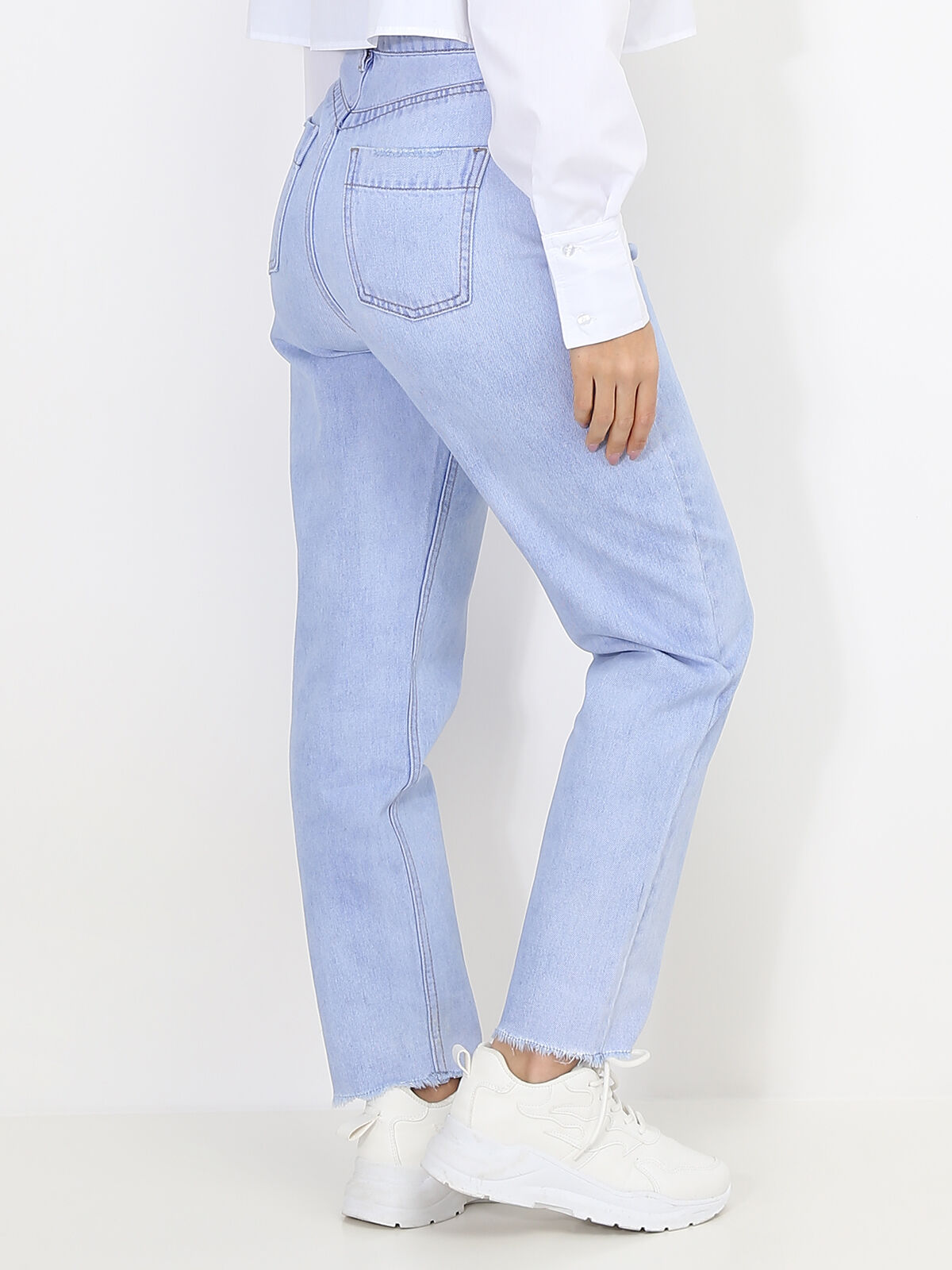 Jeans droit à bords effilochés- Bleu clair