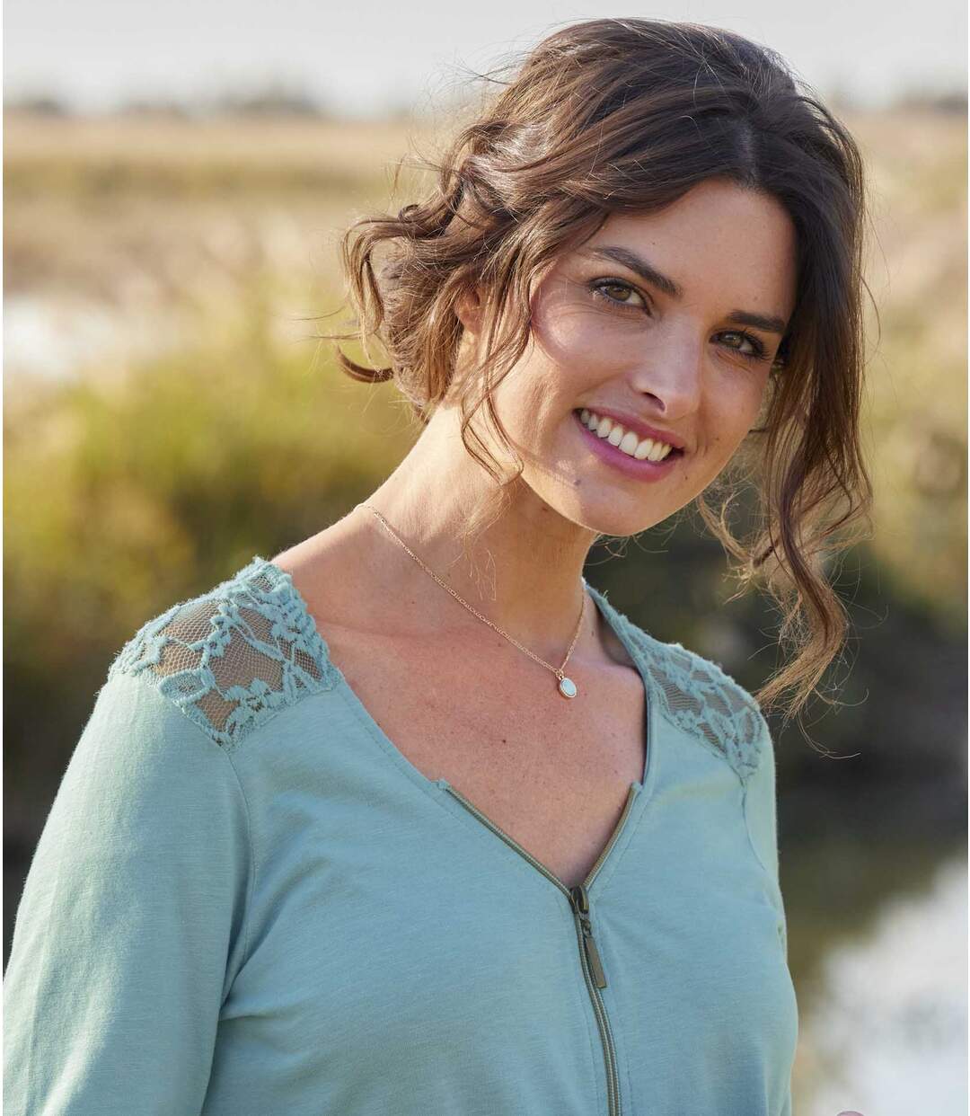 Tunique Col Zippé et Épaules Dentelle