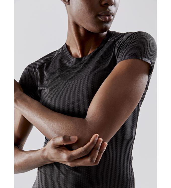 Craft Women Pro Dry Nanoweight SS T-shirt