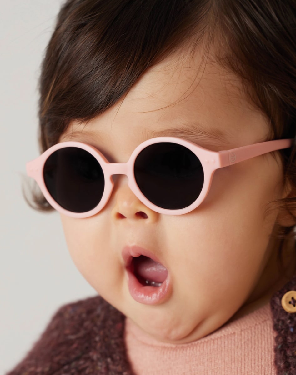 Izipizi Baby<br>Perfekt solbriller for de aller minste. Fra 0-9mnd!