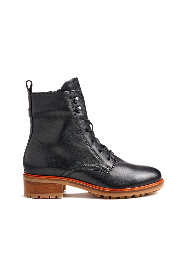 STIEFELETTE Schwarz