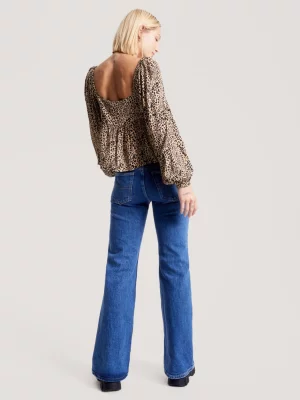 Blusa peplum em viscose com estampa de leopardo