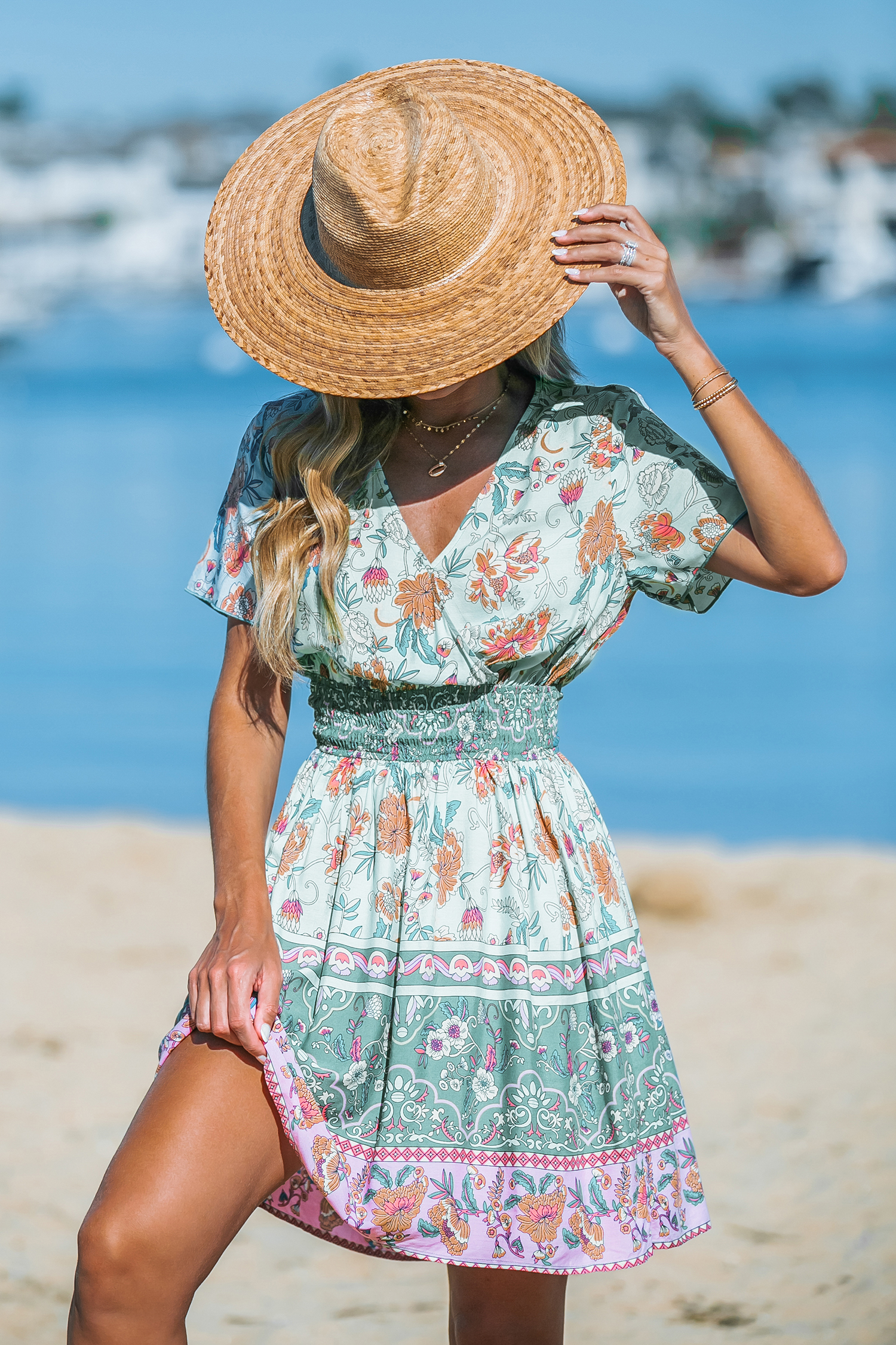 Robe mini avec col surplis et taille à smocks boho