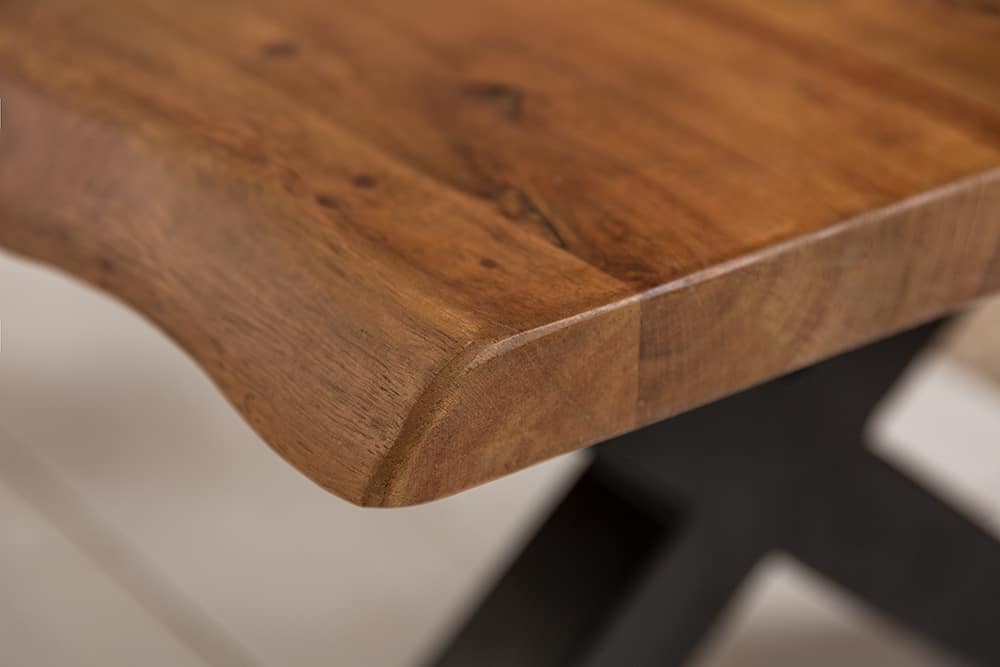 Massivholz Couchtisch MAMMUT 110cm Akazie Baumkante honey finish 3,5cm Tischplatte