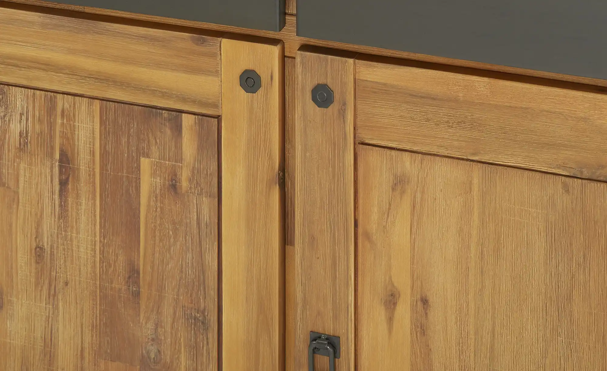 Sideboard Soft-Close-System       Detroit
