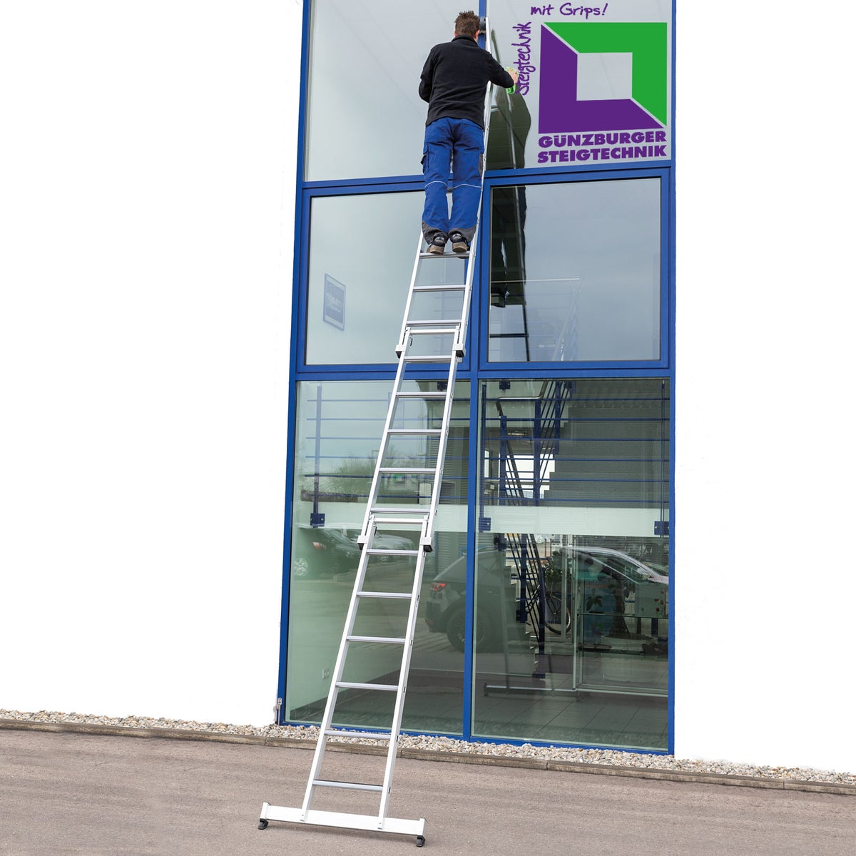 MUNK trapladder voor glasreinigers met nivello dwarsbalk, clip-trede R13, 5-trede basis