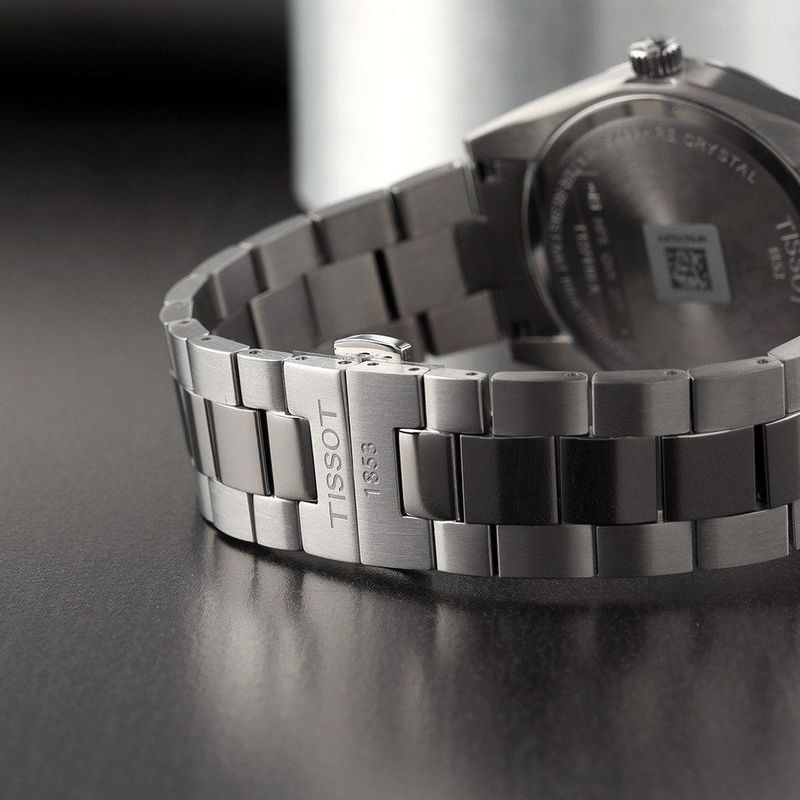Tissot - T-Classic - Horloge - Titanium - 40 mm - Saffierglas - 10ATM