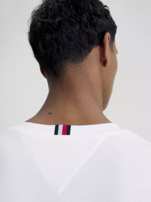 Camiseta Slim Fit Piquet com Estampa de Favo de Mel