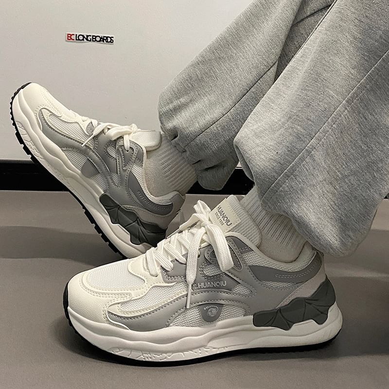 HANO - Veterschoenen met letters en platform