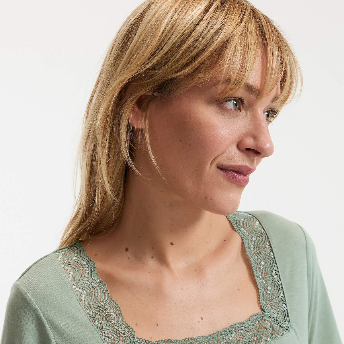 ANNE WEYBURN<br>Camisola de dormir com decote em renda