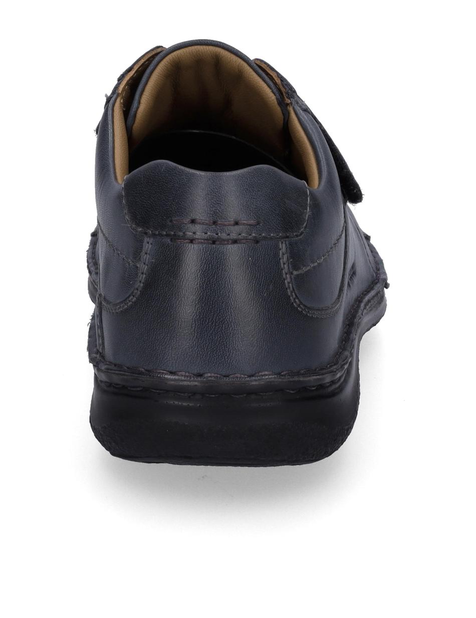 Slipper Alec, ocean