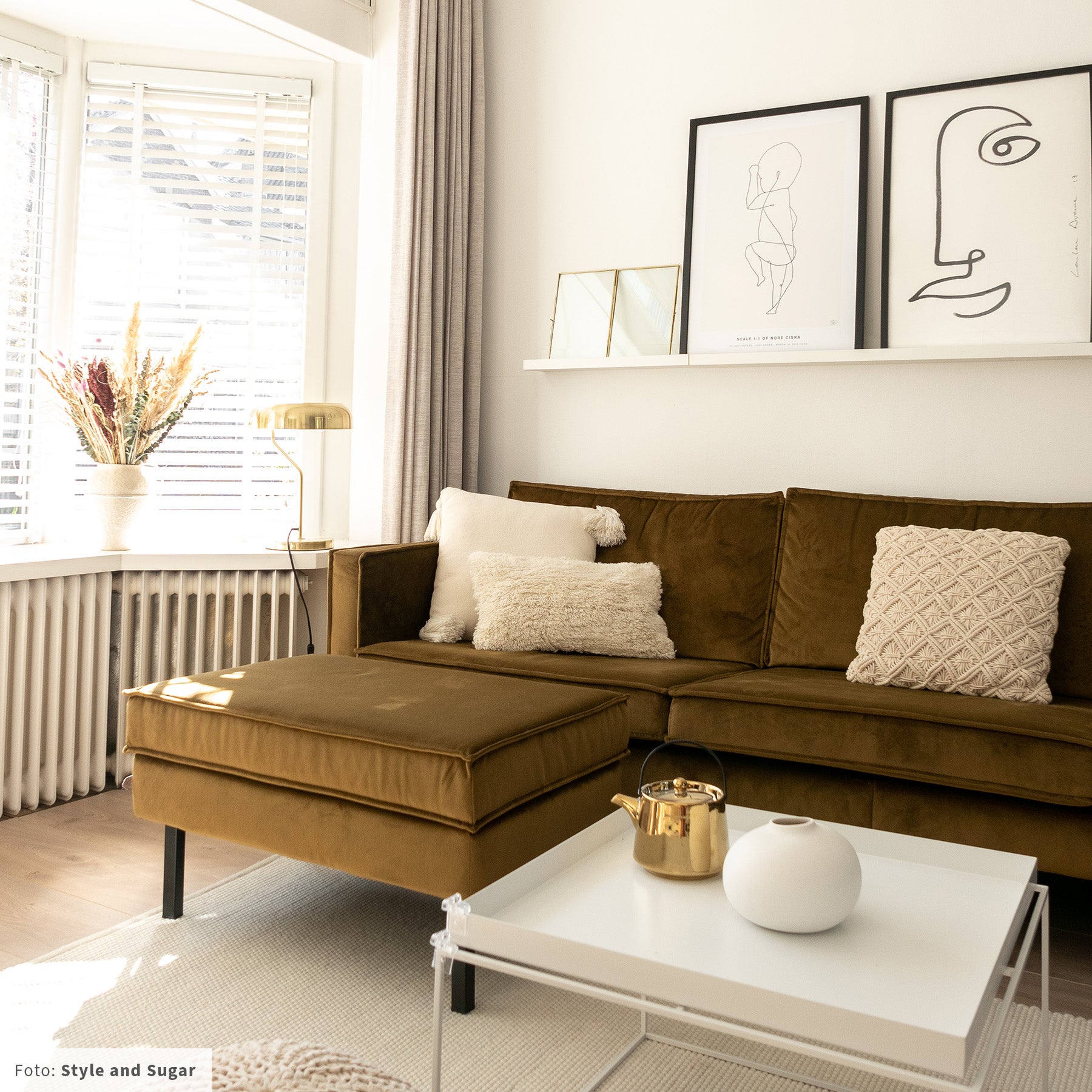 WOOOD Rodeo Hocker - Velvet - Honinggeel