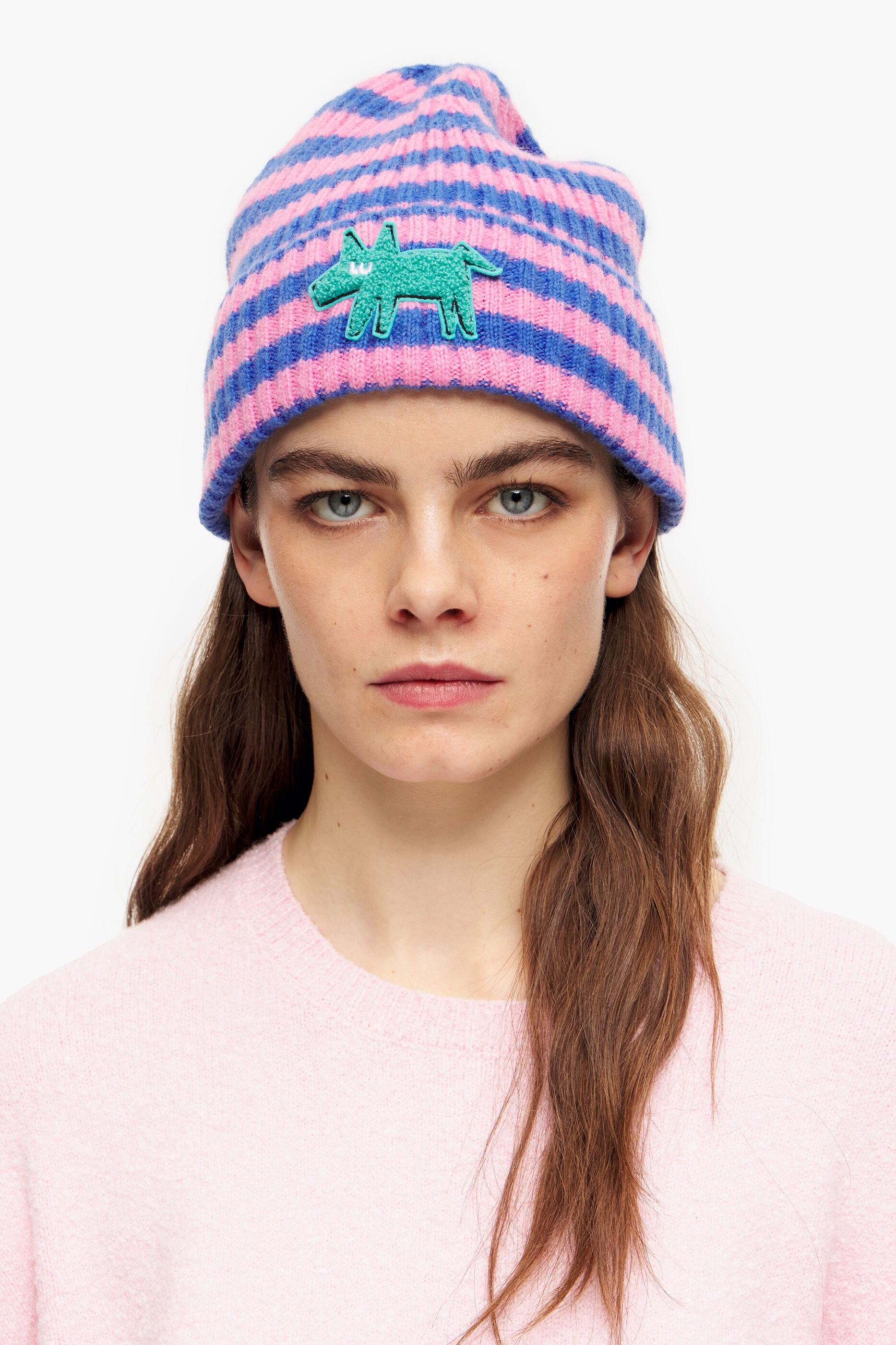 Gorro de tricô listrado rosa