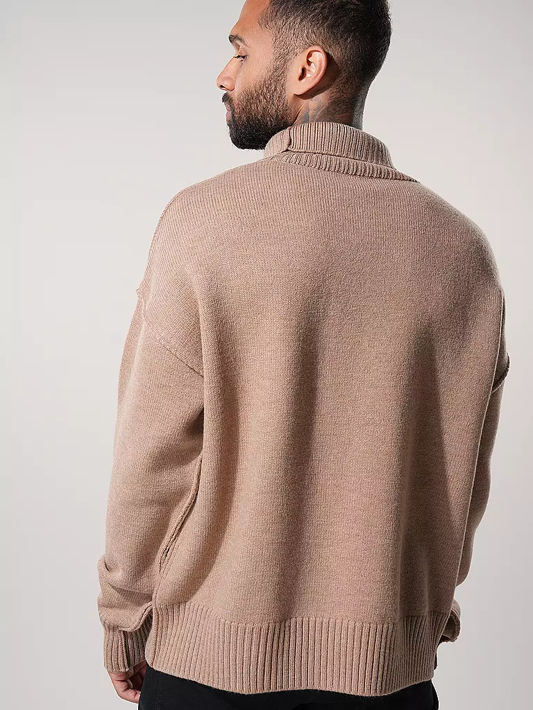 AMI PARIS Rollkragenpullover camel