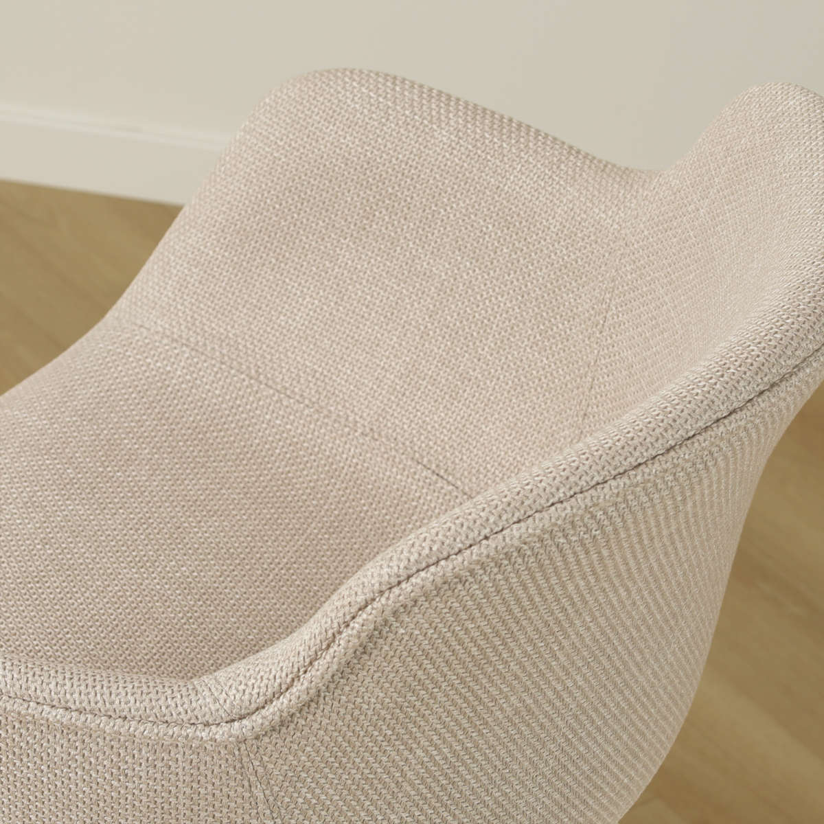 Nolon Elma Eetkamerstoel Beige Met Armleuning