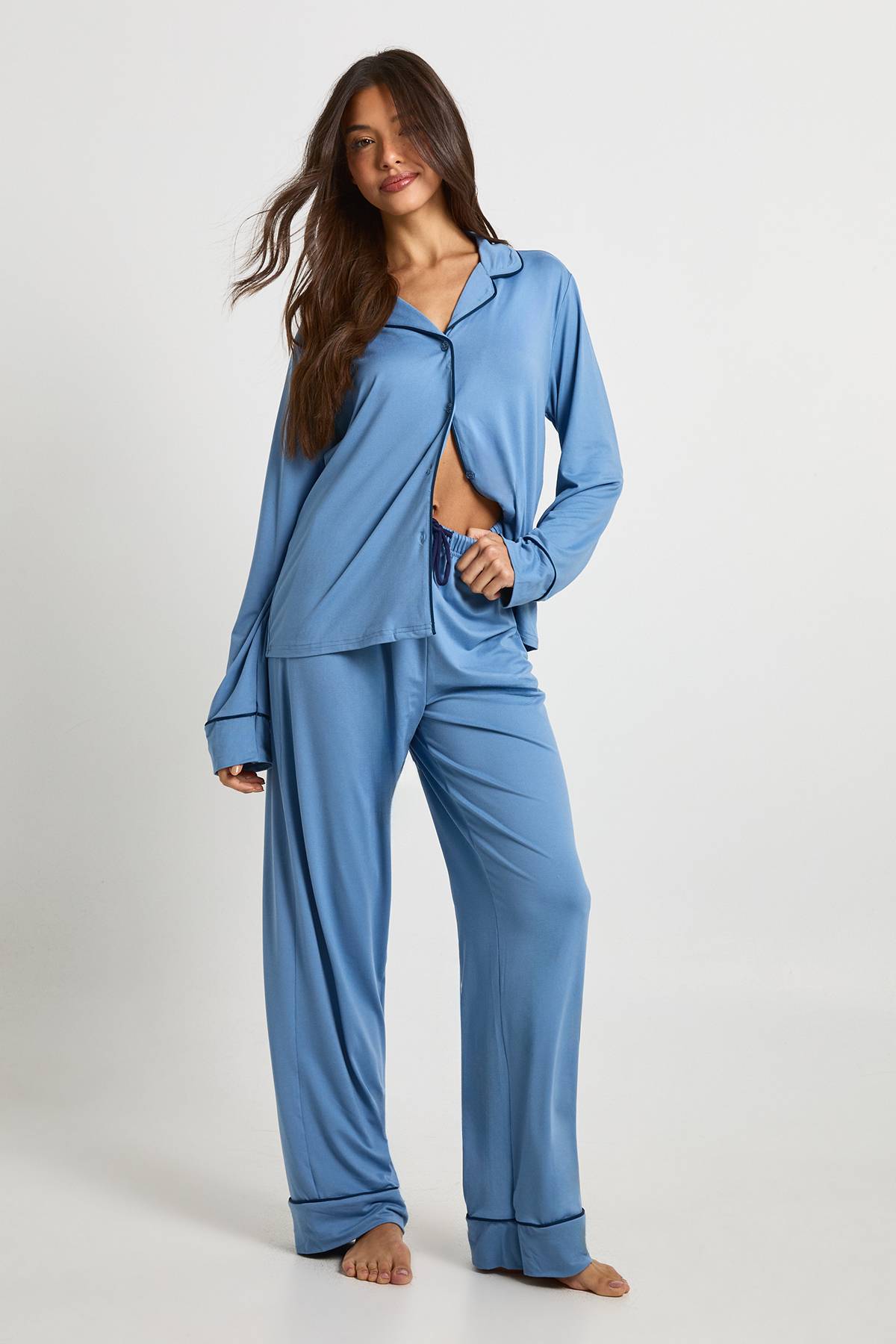 boohoo Ensemble Pyjama Jersey à Détails Passepoil Chemise Manches Longues & Pantalon