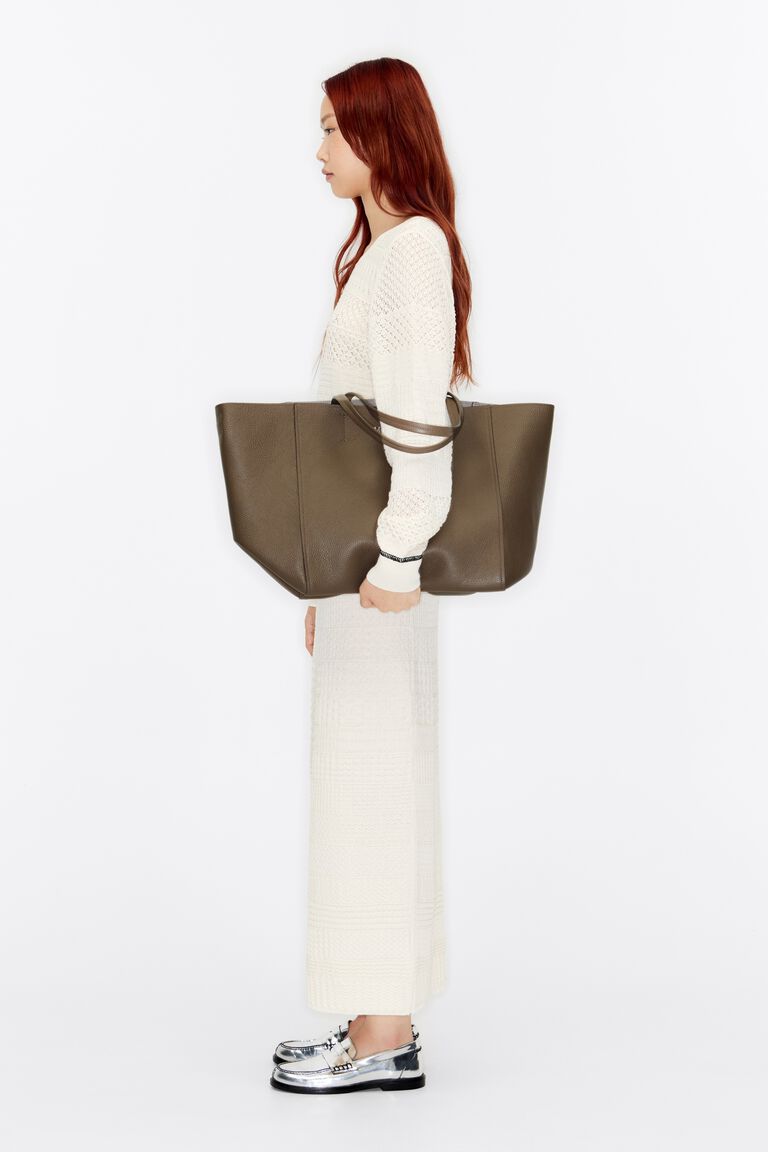 Bolsa de compras grande em couro taupe