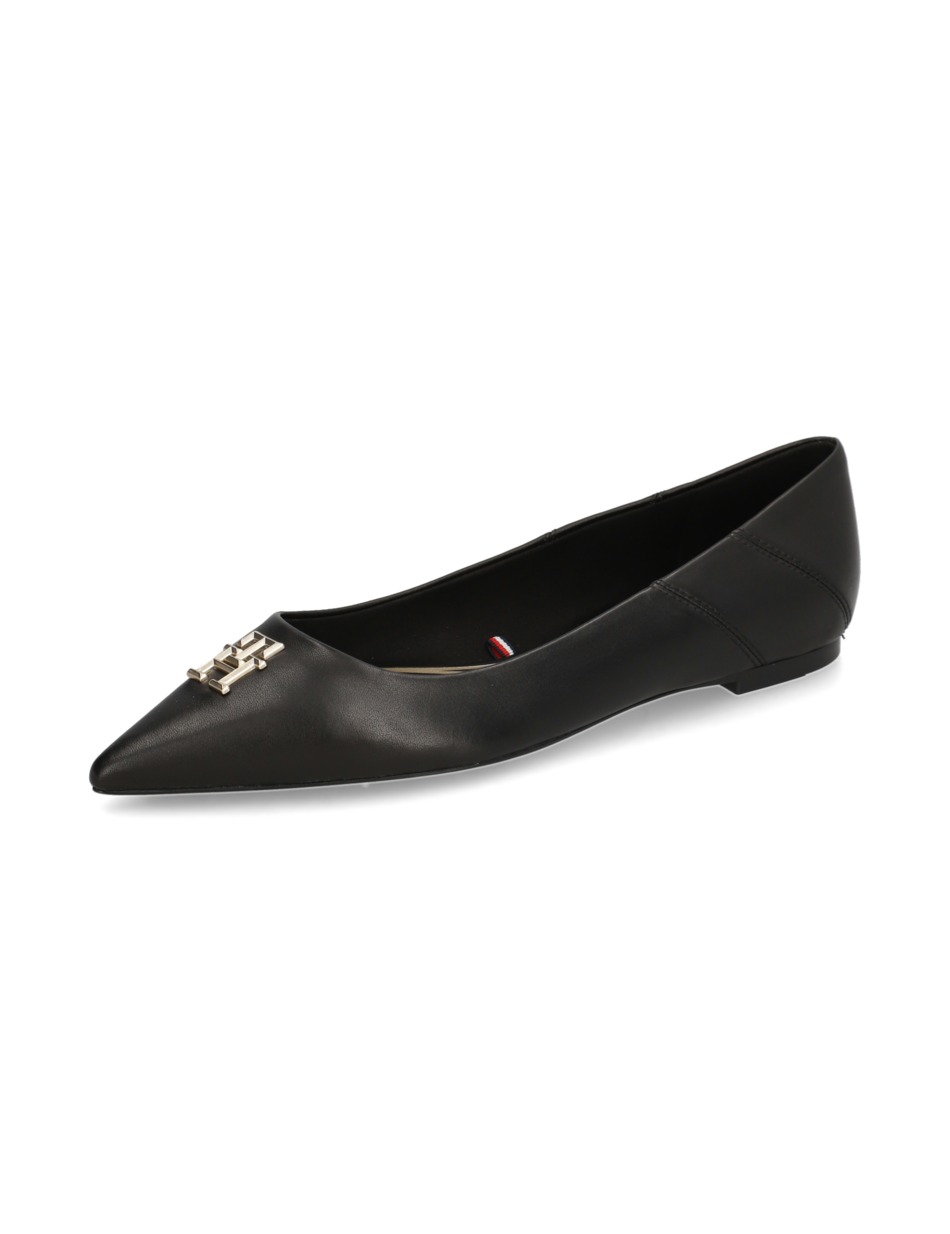 POINTY CHIC BALLERINA