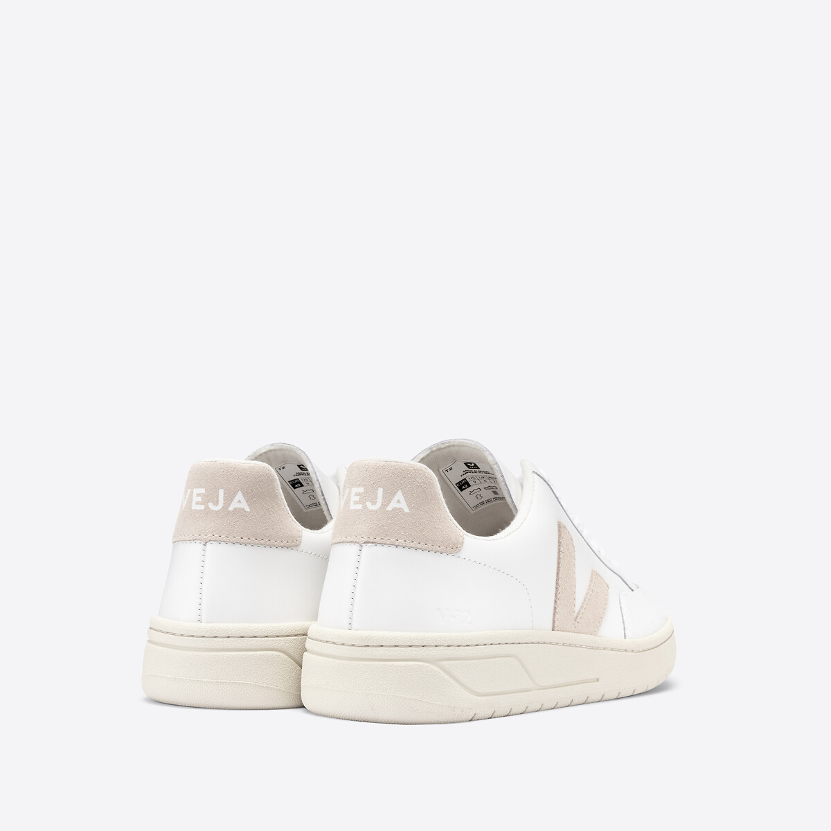 VEJA<br>Tênis de couro com cadarço V-12