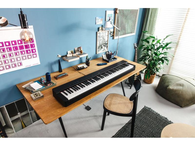 Yamaha E-Piano P-225B Kompaktes Digitalpiano mit Klang und Funktionen für fortgeschrittene Spieler