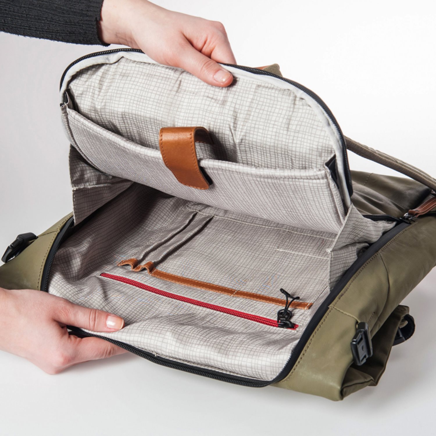 Aunts & Uncles Japan Fukui Backpack 15