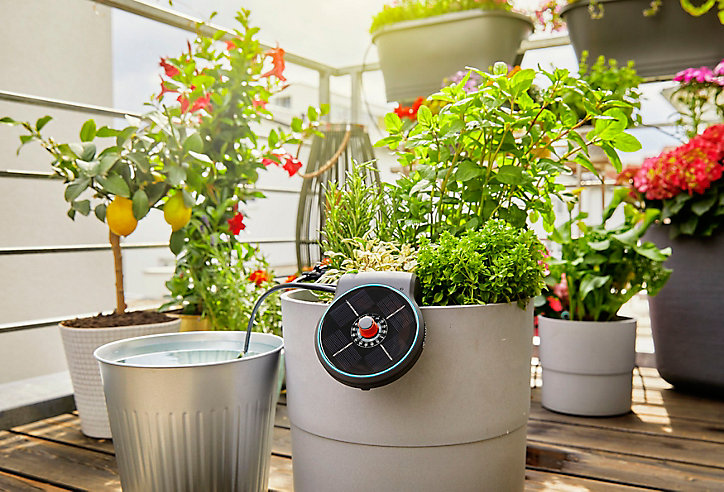Kit pour arrosage automatique solaire Aquabloom Gardena