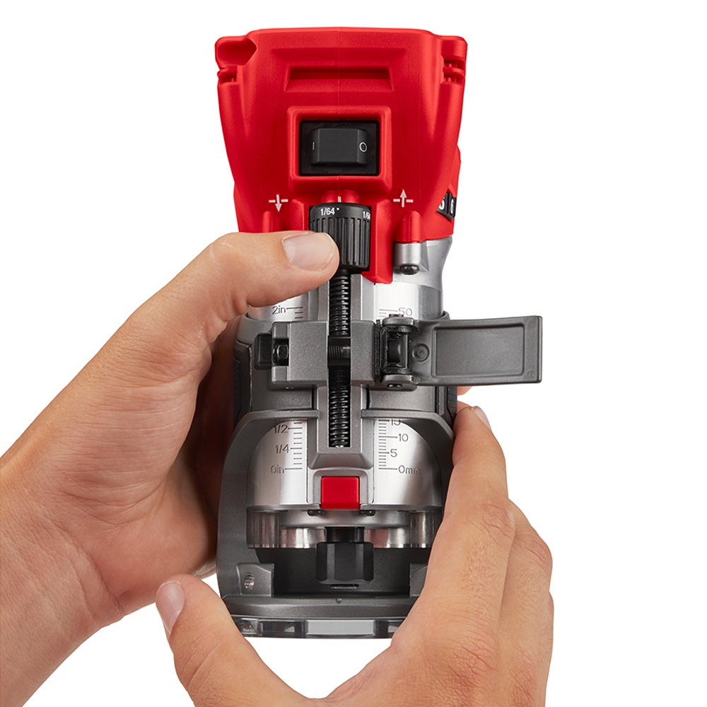 MILWAUKEE 18V FUEL™ Aparador de Revestimento Laminado M18FTR-0