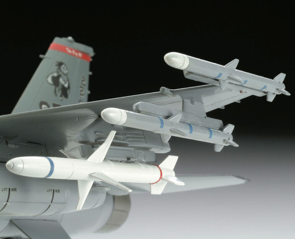 Geschenkset US Air Force 75th Anniversary, Revell Modellbausatz mit Basiszubehör