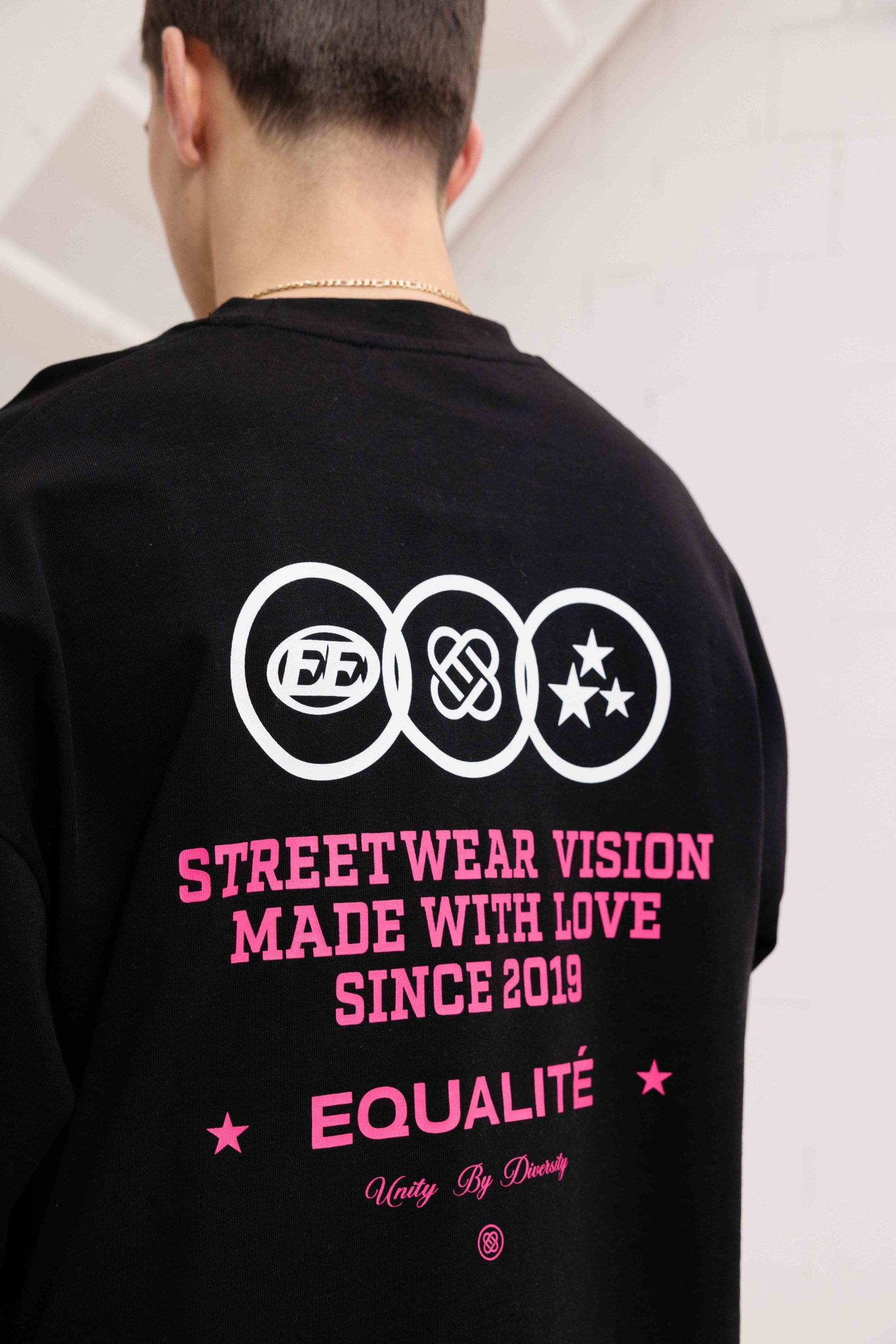 Equalité Universe Longsleeve T-Shirt Heren Zwart/Roze